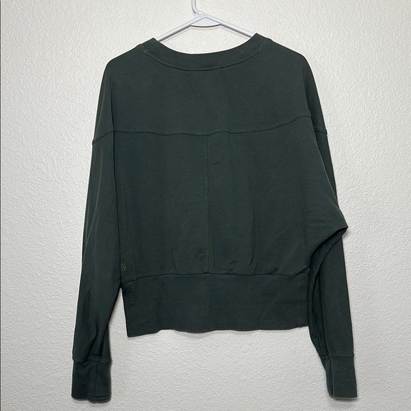 Athleta Green Crewneck Top L - Picture 2 of 6